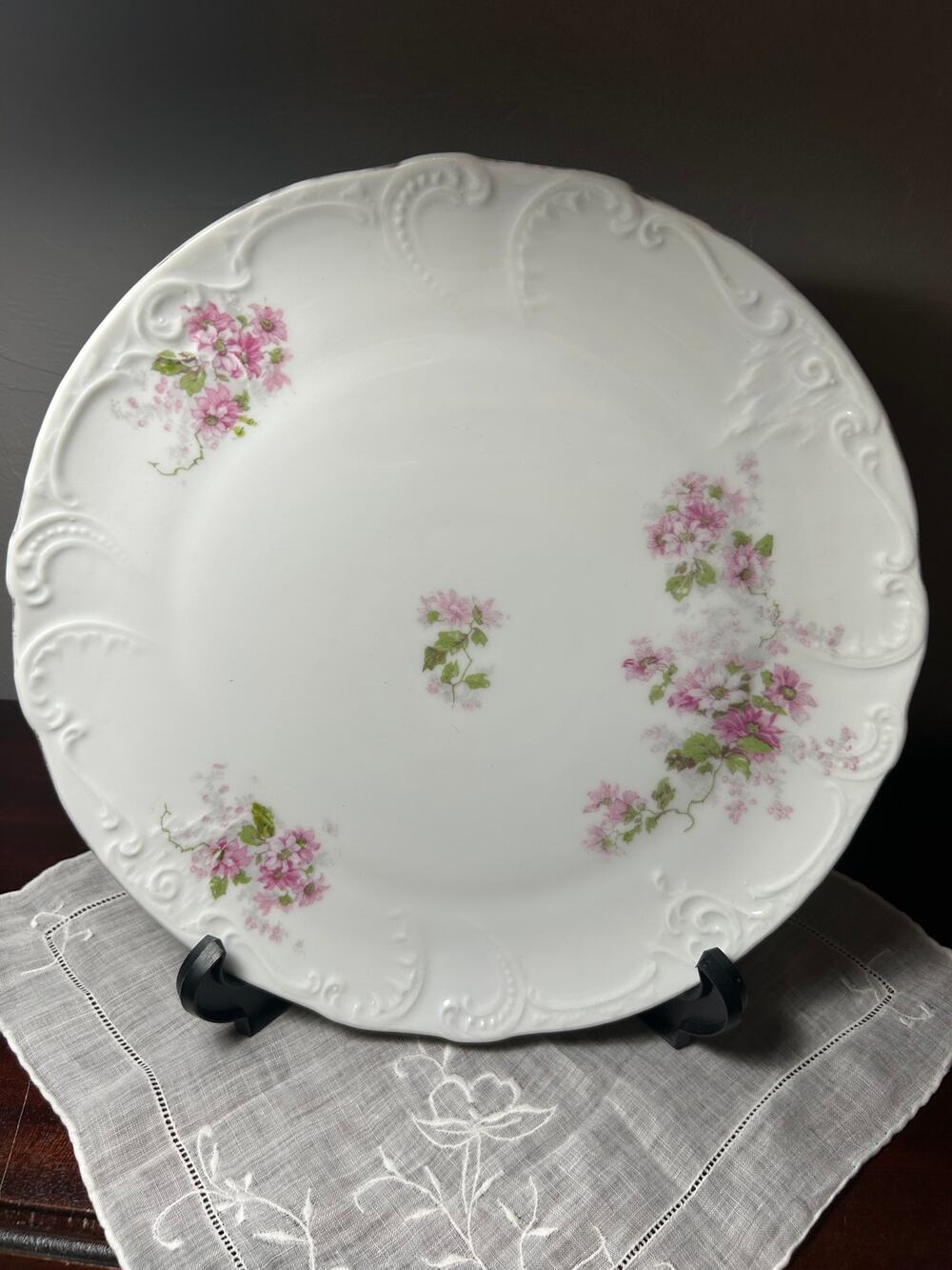 vintage Victoria Carlsbad Austria porcelain plate